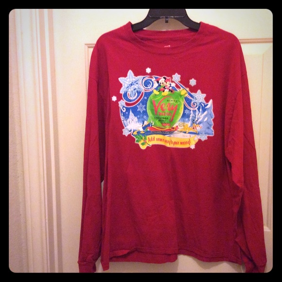Hanes Tops Hanes less Xl Red Disney Christmas 24 Tshirt Poshmark